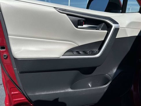 Used 2021 Toyota RAV4 XLE FWD image 21