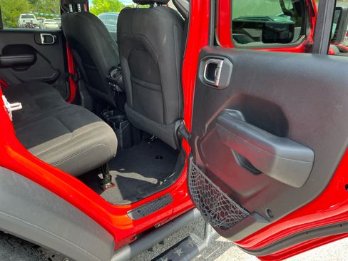 Used 2019 Jeep Wrangler Unlimited Sport AWD/4WD image 31