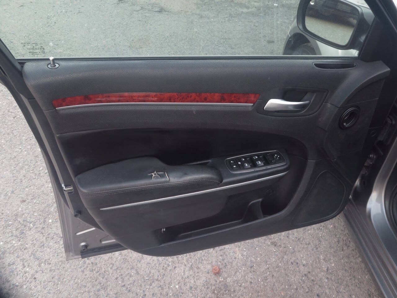 Used 2012 Chrysler 300 RWD image 18