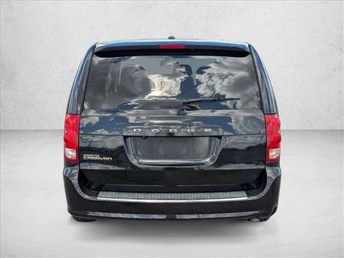 Used 2019 Dodge Grand Caravan SE w/ UConnect Hands-Free Group image 6