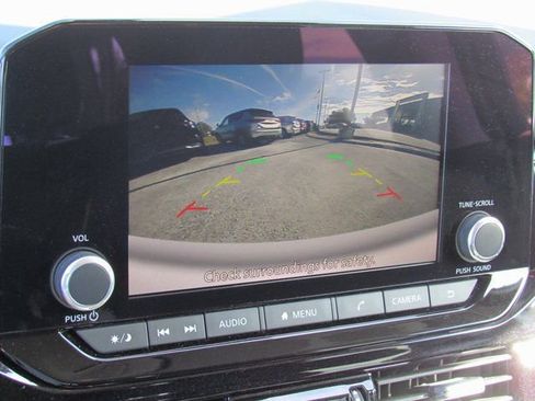 Used 2025 Nissan Pathfinder SV AWD/4WD image 18