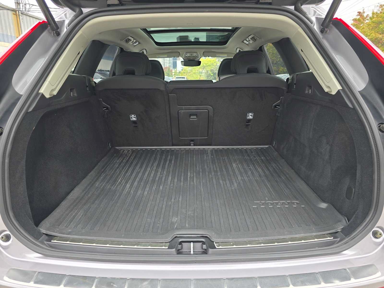 Used 2026 Volvo XC60 B5 Plus w/ Climate Package AWD/4WD image 14