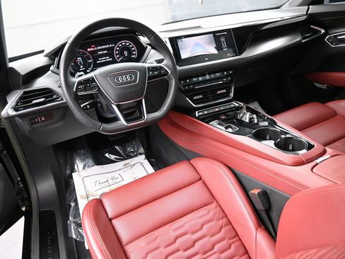 Used 2023 Audi e-tron GT Premium Plus w/ Performance Package image 10