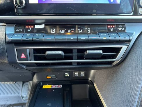 Used 2025 Toyota Camry LE w/ Convenience Package image 18