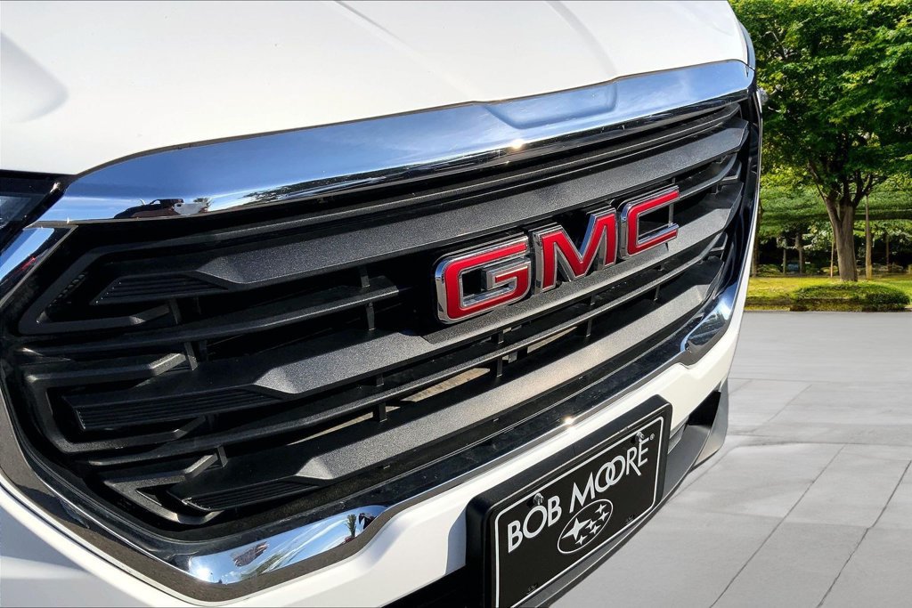 Used 2024 GMC Terrain SLE FWD image 29