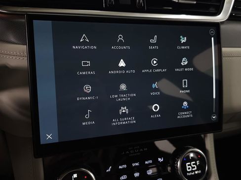 Used 2021 Jaguar F-PACE SVR image 28