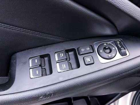 Used 2014 Kia Cadenza Premium w/ Luxury Package FWD image 16
