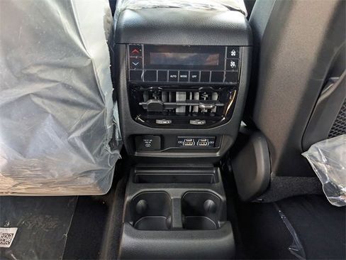 New 2025 Jeep Grand Cherokee L Altitude image 12