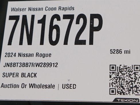 Used 2024 Nissan Rogue SV w/ SV Premium Package image 32