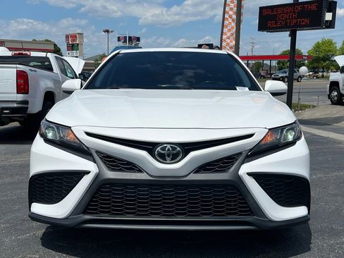 Used 2021 Toyota Camry SE FWD image 2