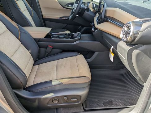 New 2026 Chevrolet Equinox ACTIV w/ Convenience Package III image 32