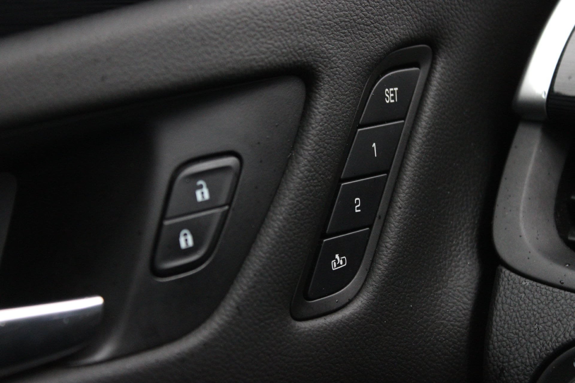 Used 2018 Buick Envision Essence FWD image 24