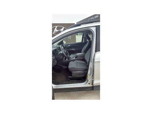 Used 2018 Ford Escape SE w/ SE Sync 3 Package FWD image 11