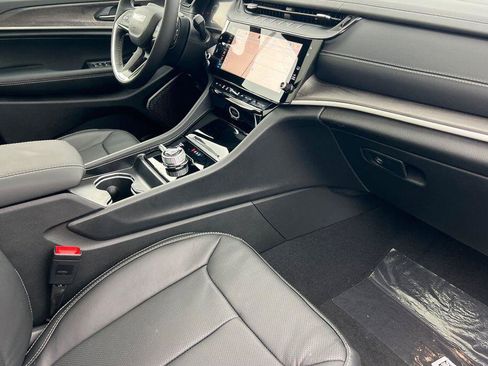 New 2026 Jeep Grand Cherokee Limited image 17