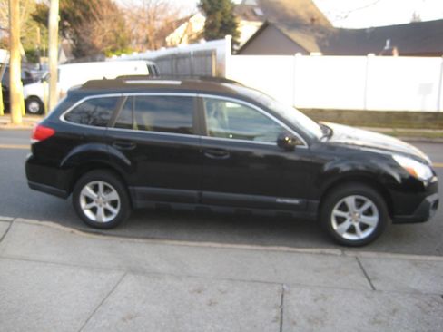 Used 2014 Subaru Outback 2.5i Premium image 4