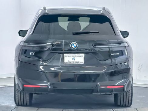 Used 2024 BMW iX xDrive50 w/ Sport Package AWD/4WD image 7