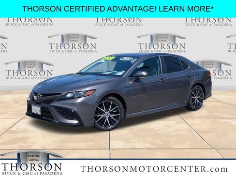 Used 2022 Toyota Camry SE w/ Carpet Mat Package (TMS) FWD image 1