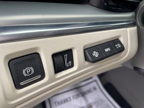 Used 2020 Cadillac XT5 Premium Luxury image 19