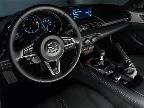 Used 2025 MAZDA MX-5 Miata Club RWD image 4