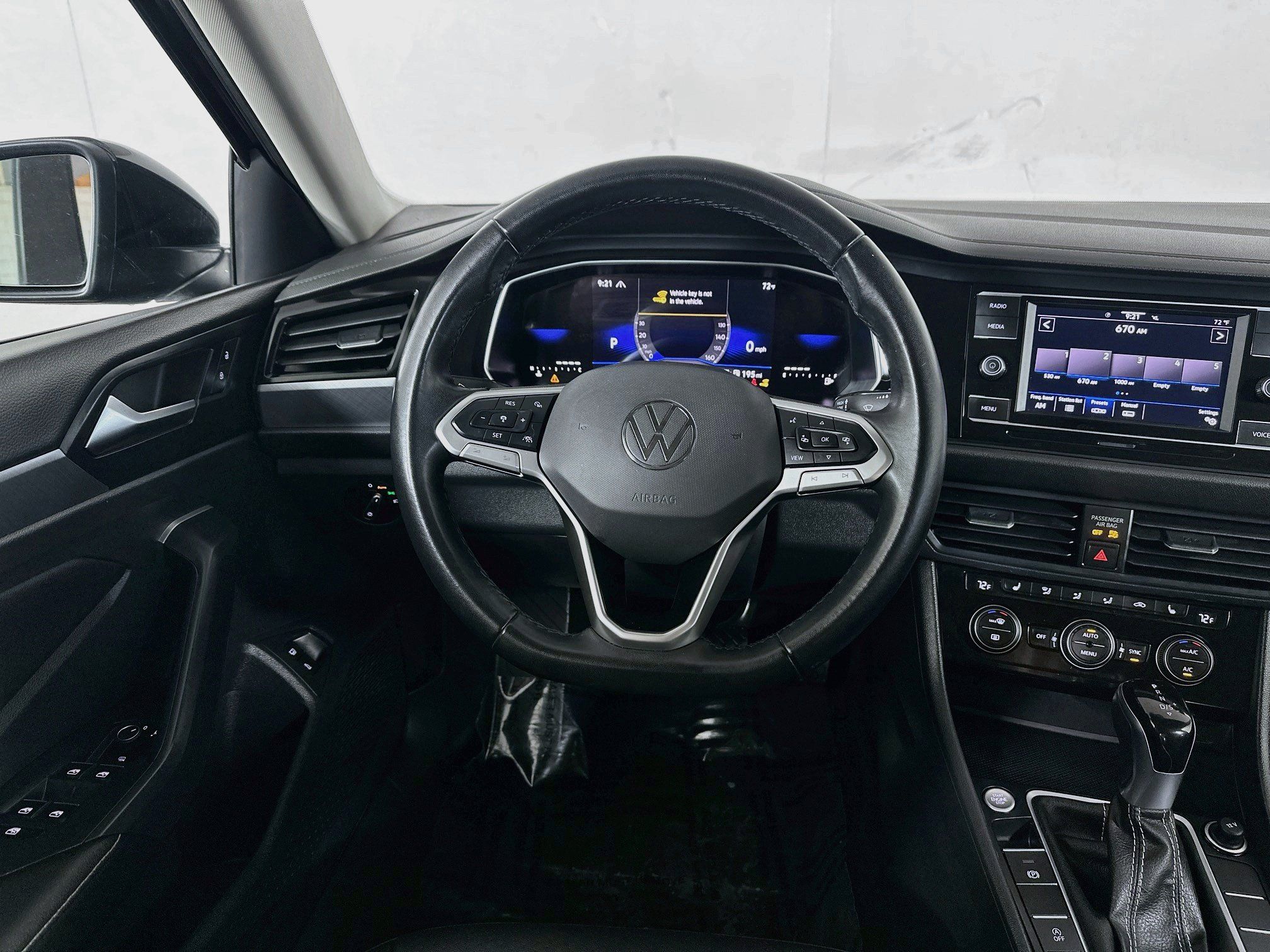 Used 2024 Volkswagen Jetta SE FWD image 20