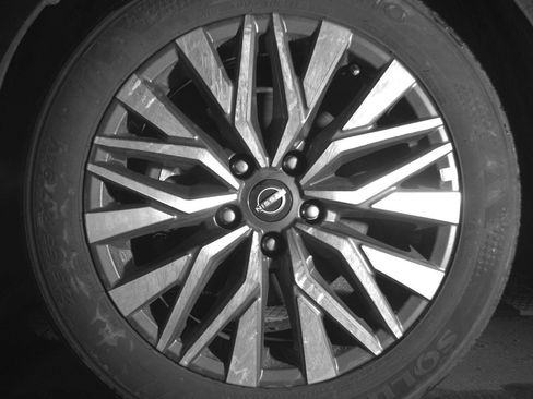 Used 2025 Nissan Altima 2.5 SV image 12