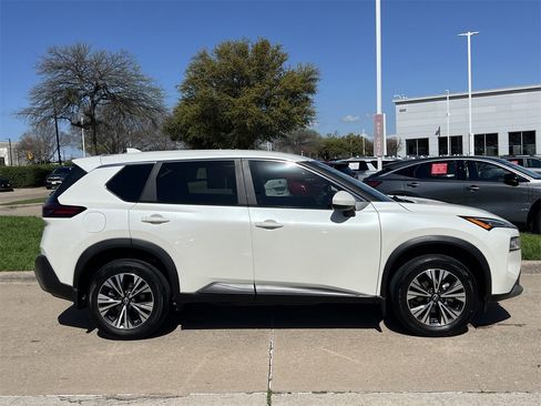 Certified 2023 Nissan Rogue SV image 3