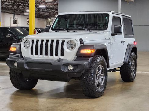 Used 2021 Jeep Wrangler Sport AWD/4WD image 4