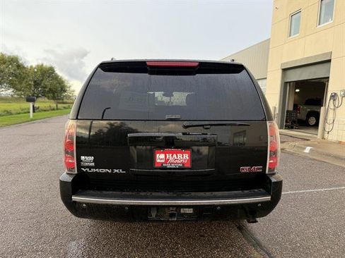 Used 2009 GMC Yukon XL Denali image 3