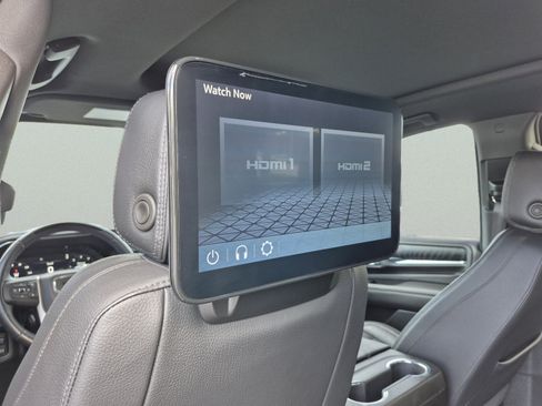 Used 2024 GMC Yukon Denali w/ Advanced Technology Package AWD/4WD image 19