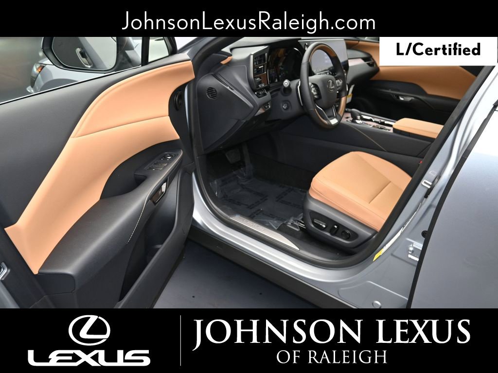 Used 2025 Lexus RX 350 Premium w/ Accessory Package FWD image 10