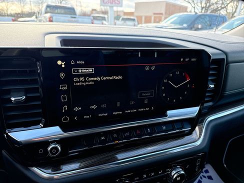 Used 2024 GMC Sierra 1500 Elevation image 18