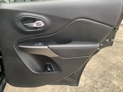 Used 2021 Jeep Cherokee Latitude image 31