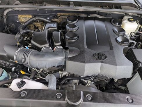 Used 2024 Toyota 4Runner TRD Off-Road Premium image 30