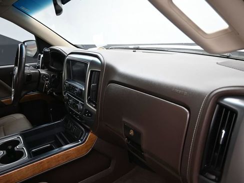 Used 2017 Chevrolet Silverado 1500 LTZ image 40