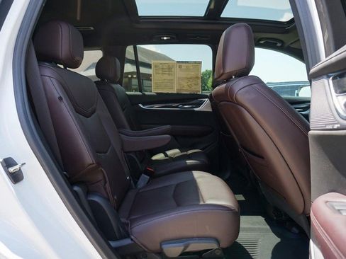 Used 2024 Cadillac XT6 Premium Luxury w/ Technology Package AWD/4WD image 30