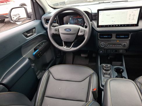 Used 2025 Ford Maverick Lobo AWD/4WD image 10