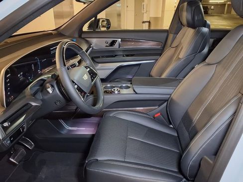 New 2026 Cadillac Vistiq Sport AWD/4WD image 15