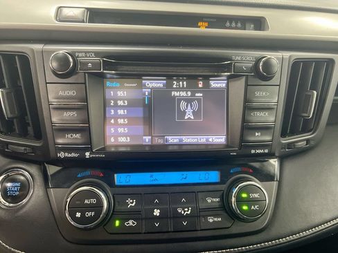 Used 2017 Toyota RAV4 XLE AWD/4WD image 14