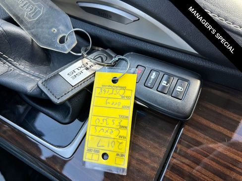 Used 2017 Lexus ES 350 w/ Luxury Package FWD image 27