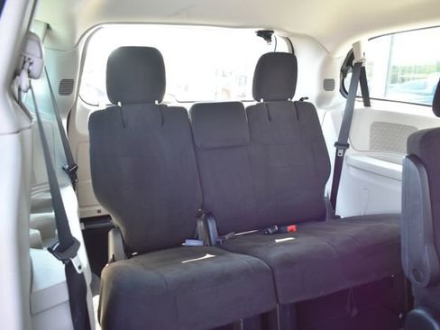 Used 2012 Dodge Grand Caravan American Value Package FWD image 32