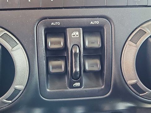 Used 2017 Jeep Wrangler Unlimited Sport w/ Quick Order Package 24S AWD/4WD image 23