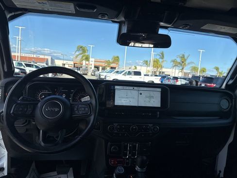 Used 2024 Jeep Gladiator Mojave w/ Convenience Group AWD/4WD image 21