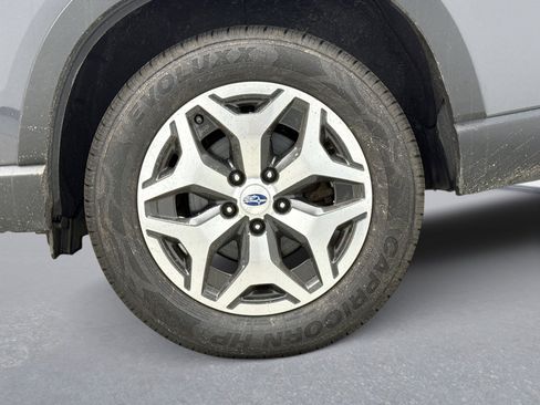 Used 2021 Subaru Forester Premium image 11