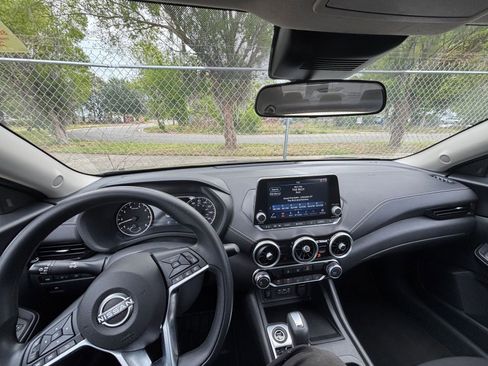 Used 2025 Nissan Sentra SV FWD image 31