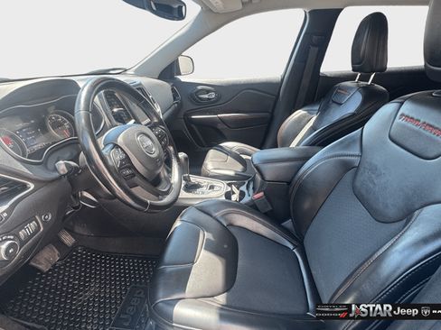 Used 2021 Jeep Cherokee Trailhawk w/ Sun, Sound & Nav Group AWD/4WD image 9