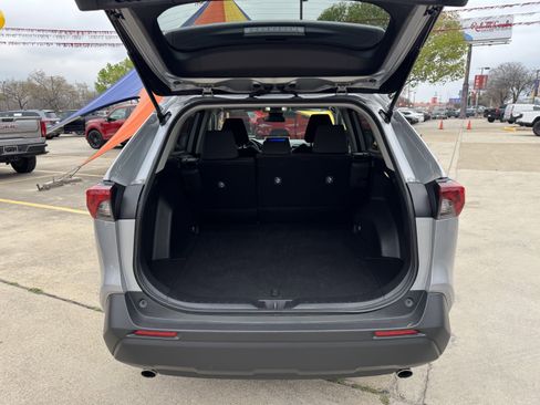 Used 2025 Toyota RAV4 LE image 9