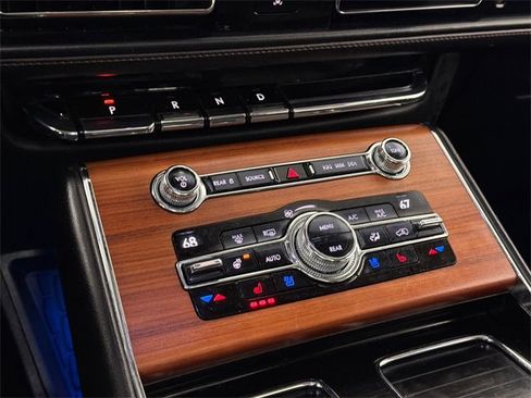 Used 2020 Lincoln Aviator Grand Touring w/ Elements Package Plus image 32