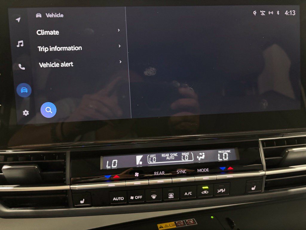 Used 2026 Toyota Sienna XLE AWD/4WD image 30