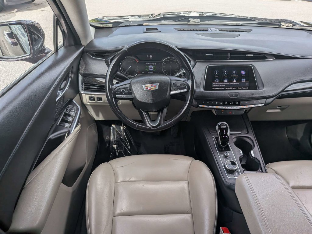 Used 2021 Cadillac XT4 Premium Luxury FWD image 15