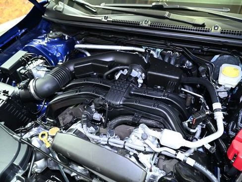 Used 2025 Subaru Crosstrek 2.0i Premium image 19